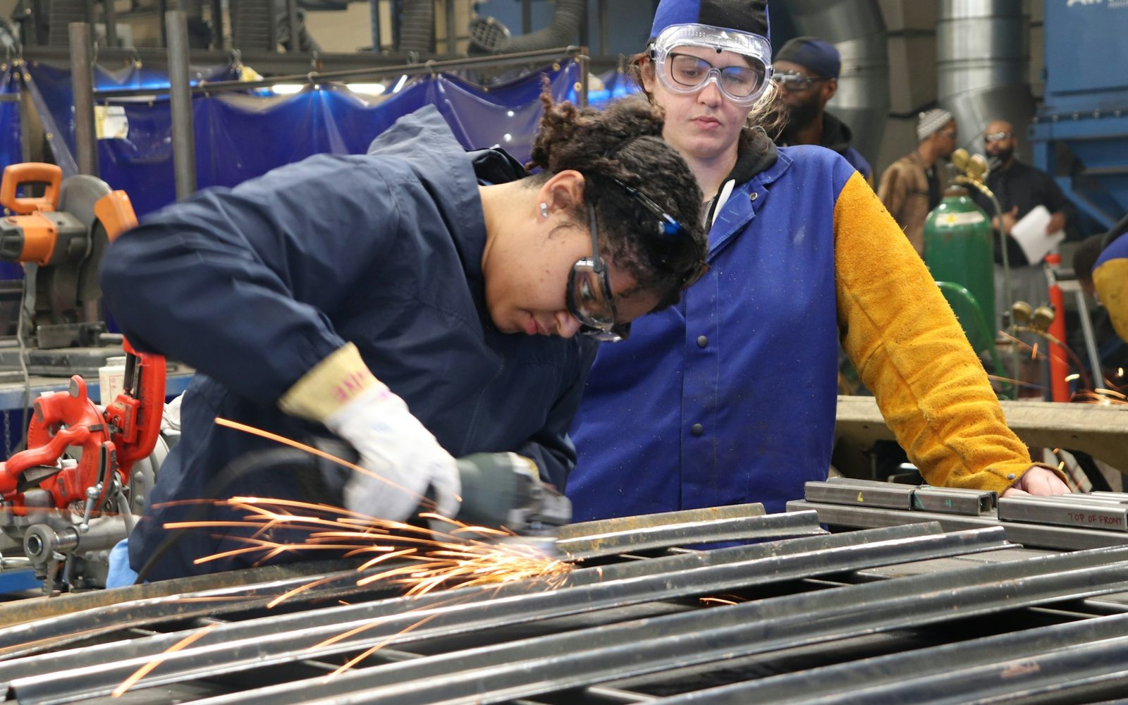 Hands-on training on a robotic workstation